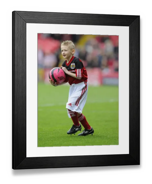 Framed Print : Thrilling Showdown: Bristol City vs Preston North End in Sky Bet League One (05 / 04 / 2014) Framed Print : Thrilling Showdown: Bristol City vs Preston North End in Sky Bet League One (05 / 04 / 2014)