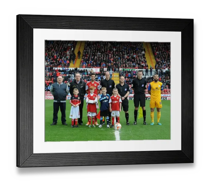 Framed Print : Bristol City vs Preston North End Rivalry: A Football Clash at Ashton Gate - April 2014 Framed Print : Bristol City vs Preston North End Rivalry: A Football Clash at Ashton Gate - April 2014