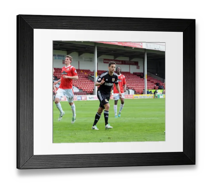 Framed Print : Bristol City's Sam Baldock Fights for Ball in Exciting Walsall vs. Bristol City Football Match, League One Framed Print : Bristol City's Sam Baldock Fights for Ball in Exciting Walsall vs. Bristol City Football Match, League One