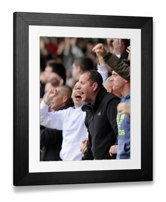 Framed Print : Bristol City Celebrate Win Against Walsall, Sky Bet League One, 12th April 2014 Framed Print : Bristol City Celebrate Win Against Walsall, Sky Bet League One, 12th April 2014