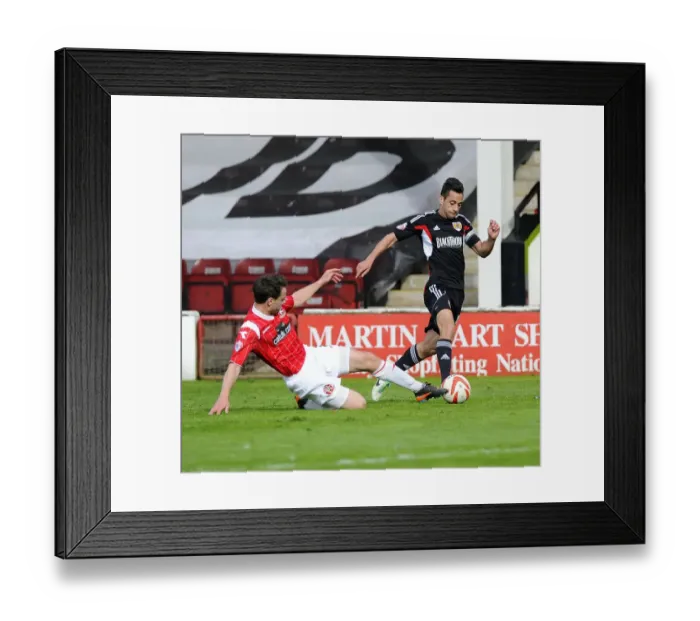 Framed Print : Bristol City's Sam Baldock Charges Forward in Sky Bet League One Clash against Walsall