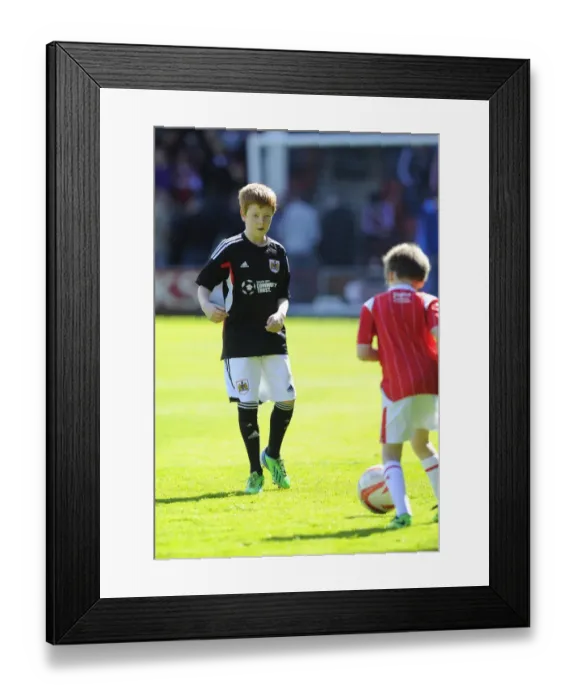 Framed Print : Football Rivalry: Walsall vs. Bristol City Clash at Banks Stadium, League One, 12th April 2014 - Joe Meredith / JMP