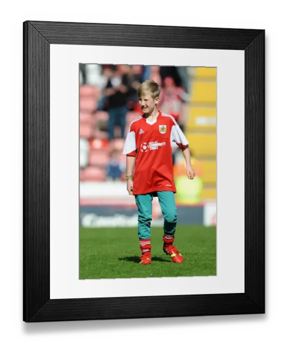 Framed Print : Bristol City's Luca Fortuna (10) Claims Victory in Thrilling Belly Contest at Ashton Gate Framed Print : Bristol City's Luca Fortuna (10) Claims Victory in Thrilling Belly Contest at Ashton Gate