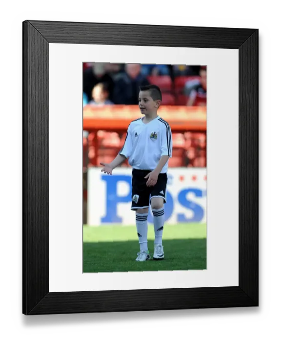 Framed Print : Next Gen: Young Bristol City Players Train with Under 8s at Ashton Gate Academy