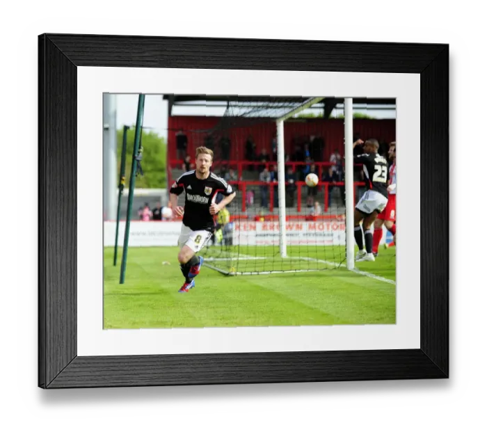 Framed Print : Wade Elliott's Thrilling Goal: Bristol City's Triumph Over Stevenage (April 2014) Framed Print : Wade Elliott's Thrilling Goal: Bristol City's Triumph Over Stevenage (April 2014)
