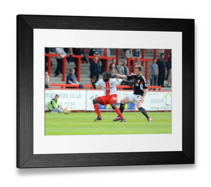 Framed Print : Bristol City's Wade Elliott Closes In on Stevenage's Greg Tansey in Sky Bet League One Clash