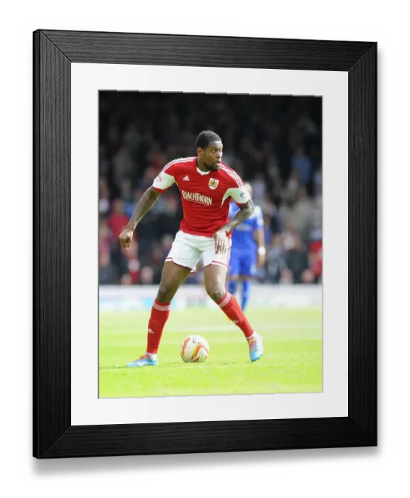 Framed Print : Jay Emmanuel-Thomas in Action: Bristol City vs Crewe (Sky Bet League One, 2014)