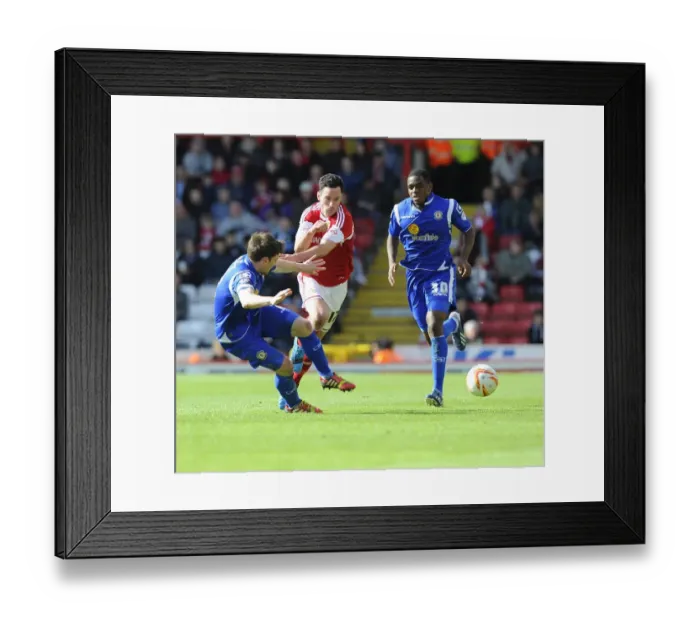 Framed Print : Battling for Supremacy: Greg Cunningham vs. Matt Tootle in Bristol City's Clash with Crewe (April 2014)