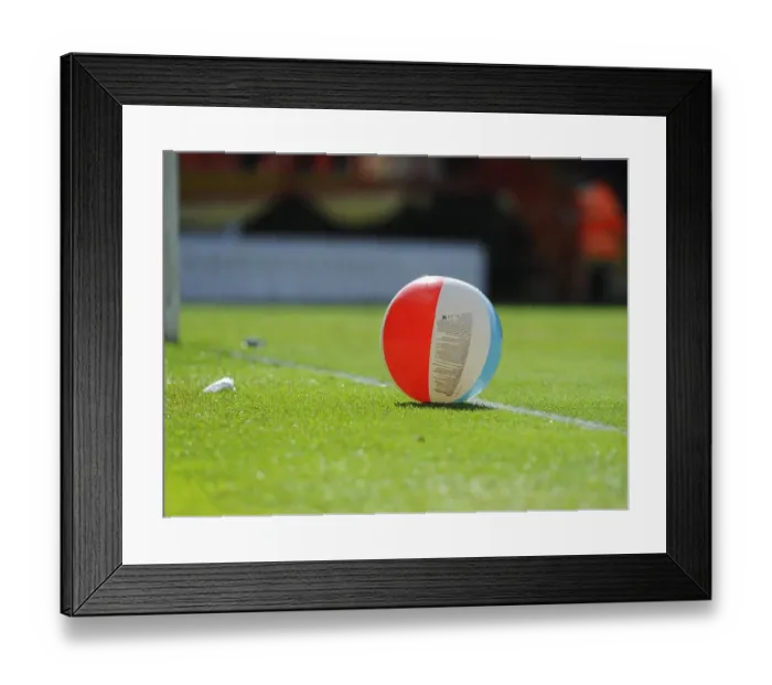 Framed Print : Thrilling Football Moment: Bristol City vs Crewe, Ashton Gate, 26th April 2014 Framed Print : Thrilling Football Moment: Bristol City vs Crewe, Ashton Gate, 26th April 2014