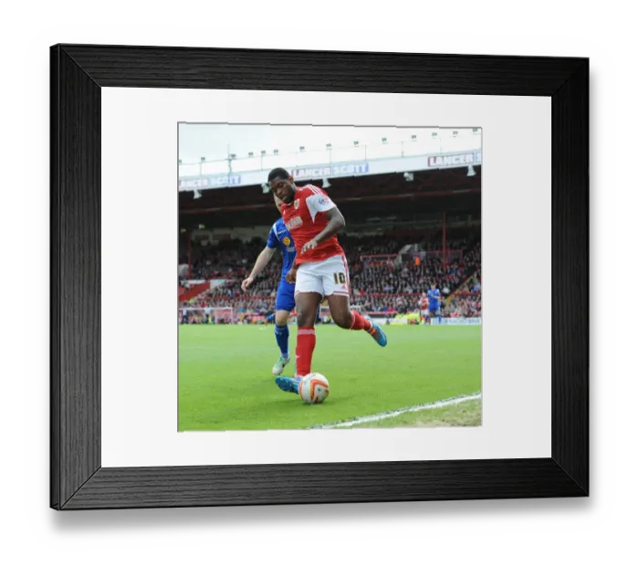 Framed Print : Jay Emmanuel-Thomas in Action: Bristol City vs Crewe (Sky Bet League One, 2014) Framed Print : Jay Emmanuel-Thomas in Action: Bristol City vs Crewe (Sky Bet League One, 2014)