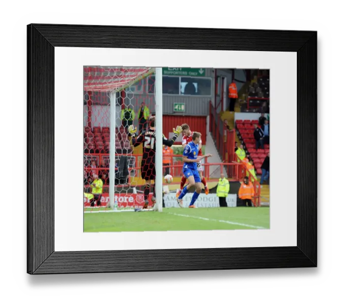 Framed Print : Bristol City's Wes Burns Misses Wide: Bristol City vs Crewe, Sky Bet League One, April 2014 Framed Print : Bristol City's Wes Burns Misses Wide: Bristol City vs Crewe, Sky Bet League One, April 2014