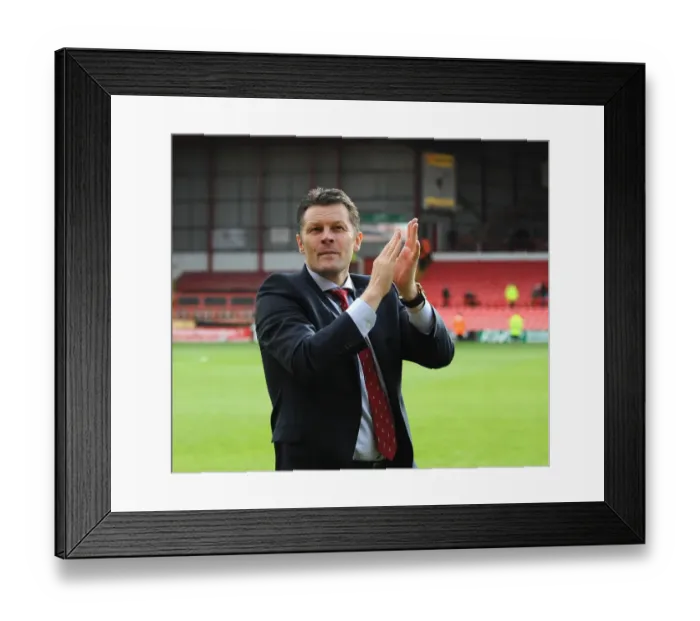 Framed Print : Steve Cotterill Leads Bristol City in Sky Bet League One Clash against Crewe, April 2014 Framed Print : Steve Cotterill Leads Bristol City in Sky Bet League One Clash against Crewe, April 2014