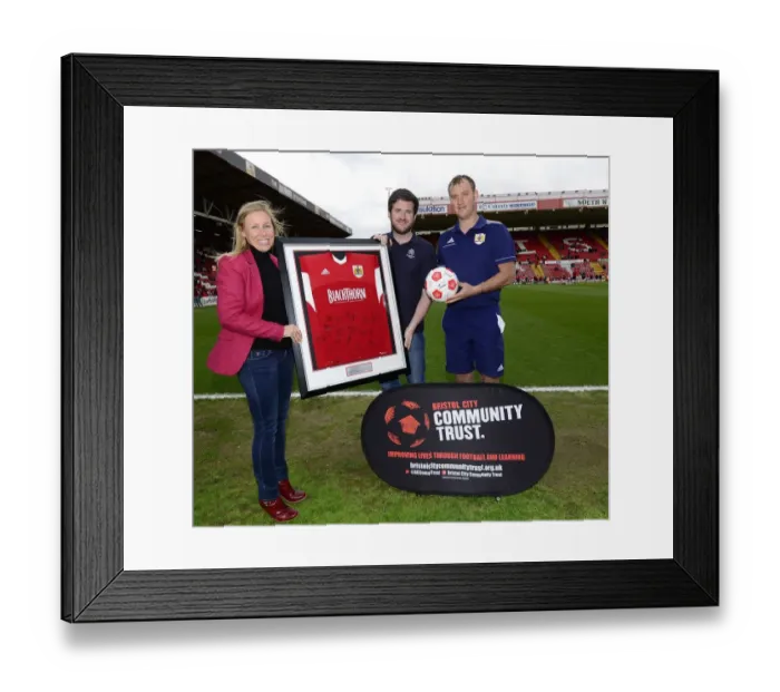 Framed Print : Thrilling Sky Bet League One Clash: Bristol City vs Crewe at Ashton Gate (April 2014)