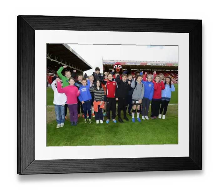 Framed Print : Bristol City vs Crewe: A Football Rivalry in Sky Bet League One at Ashton Gate, April 2014