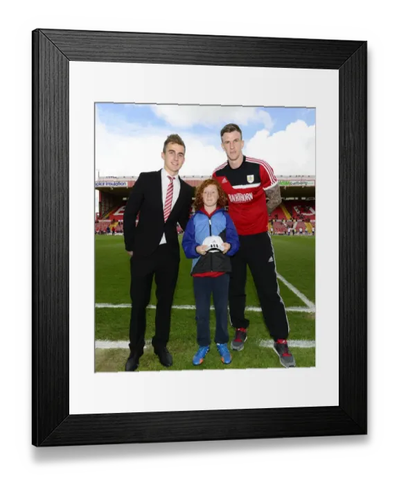Framed Print : Bristol City vs Crewe: League One Clash at Ashton Gate - April 2014 Framed Print : Bristol City vs Crewe: League One Clash at Ashton Gate - April 2014