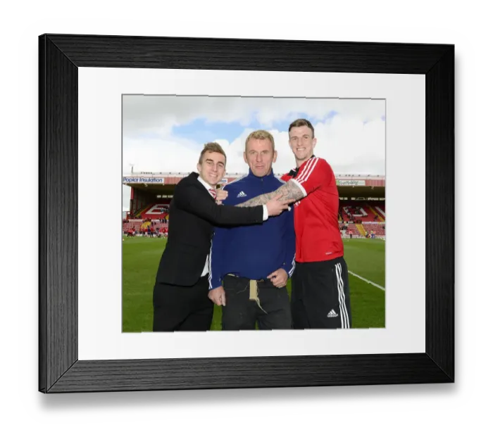 Framed Print : Bristol City vs Crewe: League One Showdown at Ashton Gate - April 2014