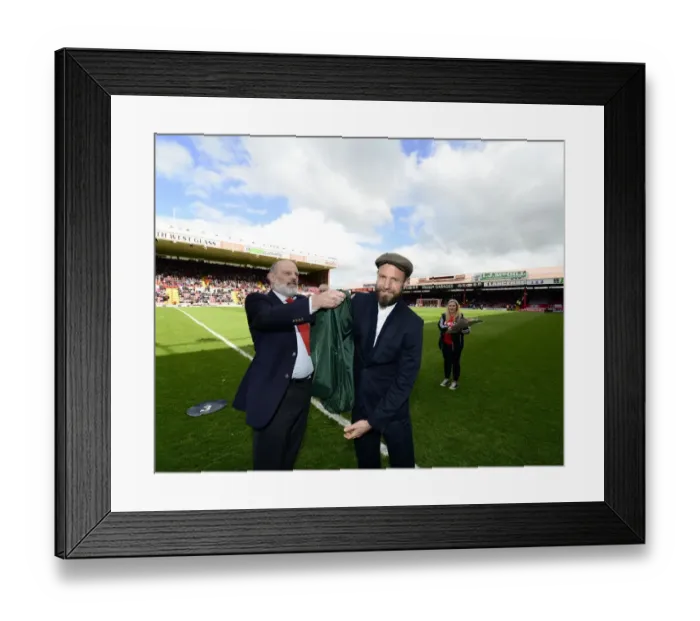 Framed Print : Football Rivalry: Bristol City vs Crewe in League One Showdown at Ashton Gate, 2014 Framed Print : Football Rivalry: Bristol City vs Crewe in League One Showdown at Ashton Gate, 2014