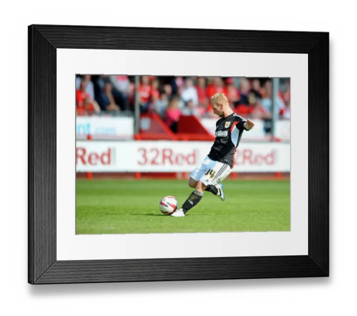 Framed Print : Bristol City's Simon Gillett Scores the Winning Goal Against Crawley Town, May 3, 2014 Framed Print : Bristol City's Simon Gillett Scores the Winning Goal Against Crawley Town, May 3, 2014