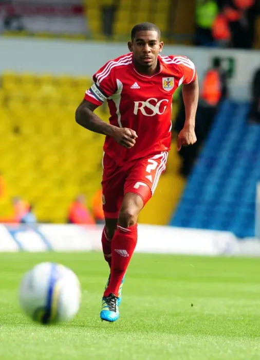 Framed Print : 16-9-2011: Marvin Elliott of Bristol City in League Cup Clash against Leeds United Framed Print : 16-9-2011: Marvin Elliott of Bristol City in League Cup Clash against Leeds United