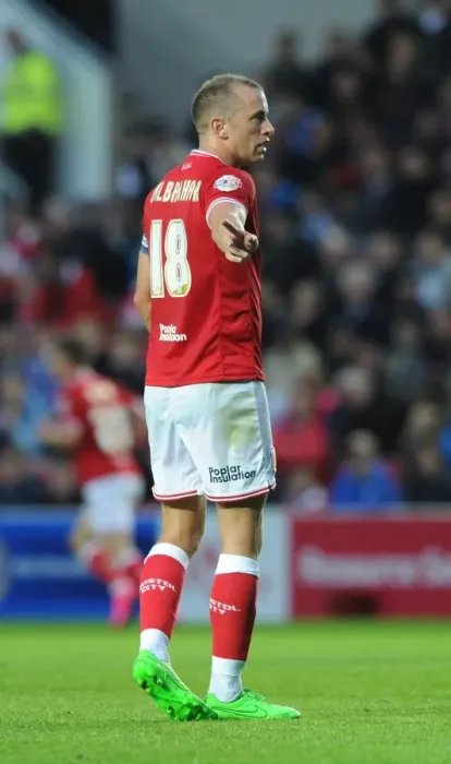 Framed Print : Aaron Wilbraham in Action: Bristol City vs Leeds United at Ashton Gate (2015)
