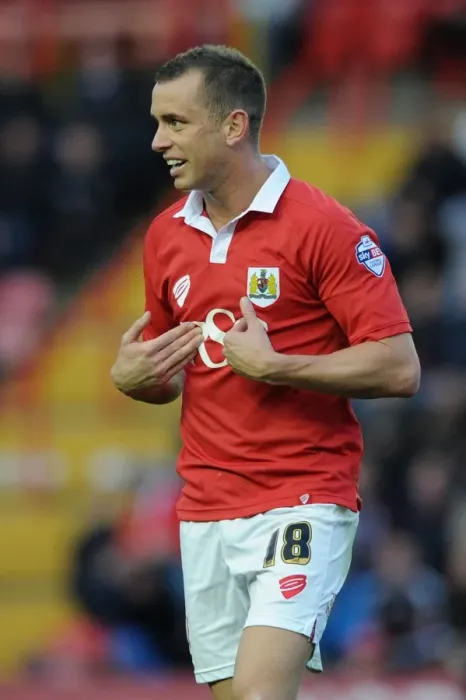 Framed Print : Aaron Wilbraham in Action: Bristol City vs Oldham Athletic, November 2014 Framed Print : Aaron Wilbraham in Action: Bristol City vs Oldham Athletic, November 2014