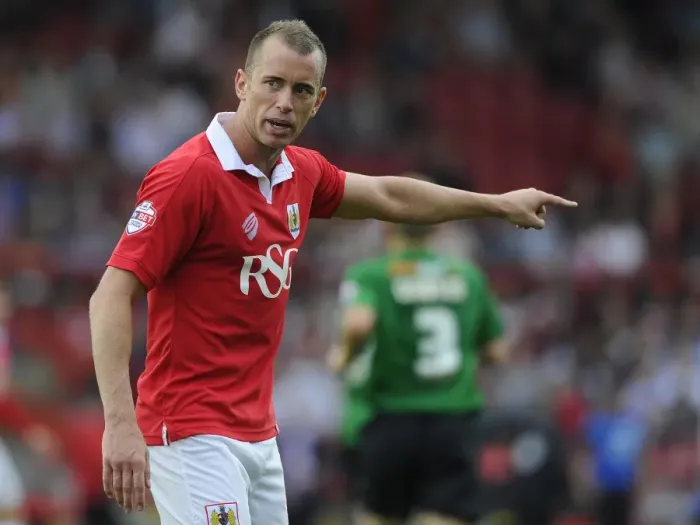Framed Print : Aaron Wilbraham in Action: Bristol City vs Scunthorpe United, September 2014 Framed Print : Aaron Wilbraham in Action: Bristol City vs Scunthorpe United, September 2014