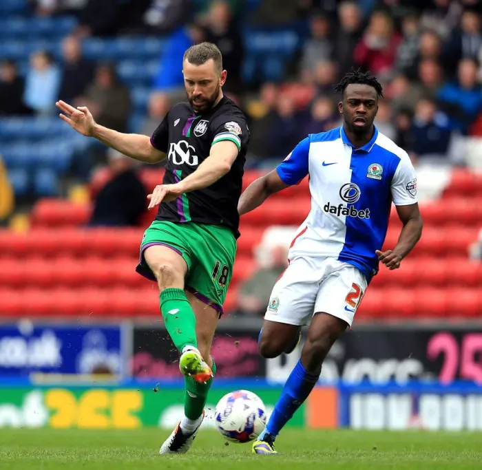 Framed Print : Aaron Wilbraham of Bristol City in Action Against Blackburn Rovers, Sky Bet Championship 2016 Framed Print : Aaron Wilbraham of Bristol City in Action Against Blackburn Rovers, Sky Bet Championship 2016
