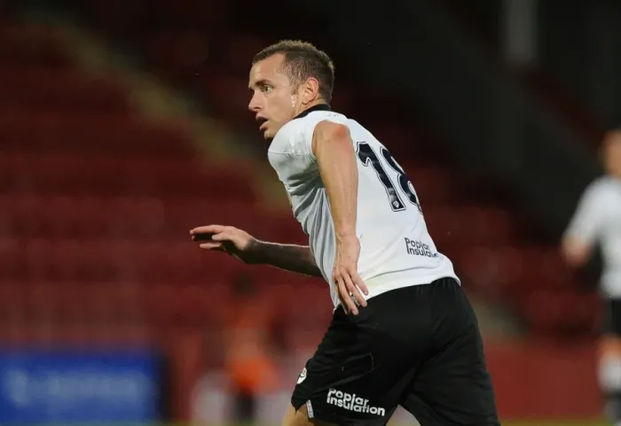 Framed Print : Aaron Wilbraham of Bristol City in Action against Cheltenham Town, 2014 Framed Print : Aaron Wilbraham of Bristol City in Action against Cheltenham Town, 2014