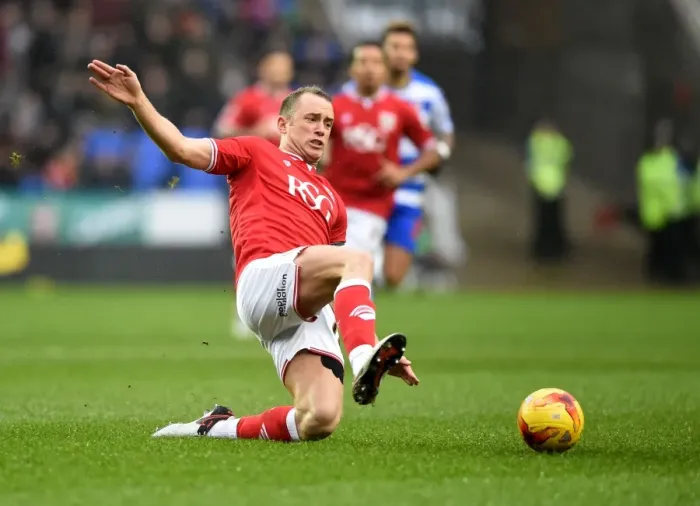 Framed Print : Aaron Wilbraham Reaches for the Ball in Intense Reading vs. Bristol City Championship Clash