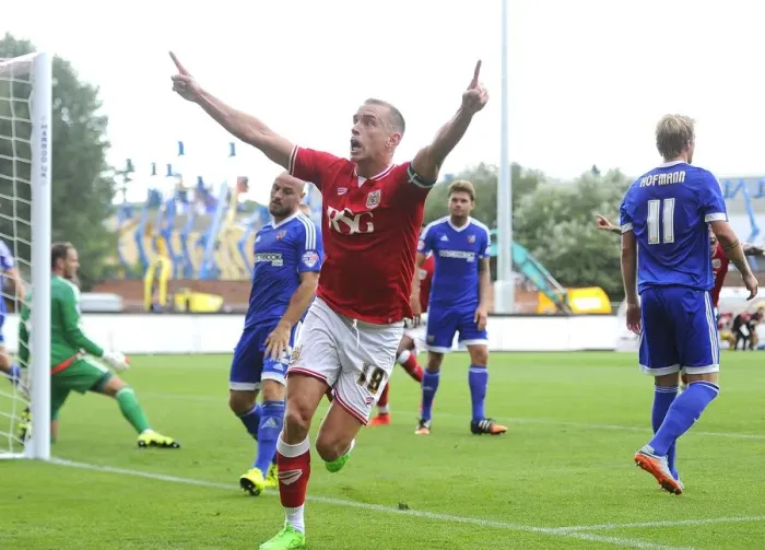 Framed Print : Aaron Wilbraham's Thrilling Goal Celebration: Bristol City's Triumphant Victory Over Brentford in Sky Bet Championship