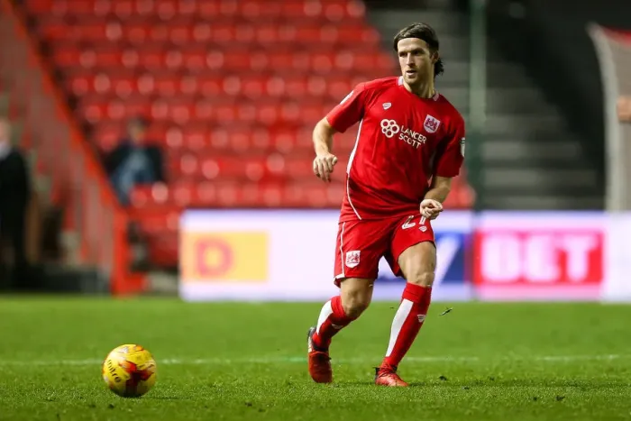 Framed Print : Adam Matthews in Action: Bristol City vs Brentford, Sky Bet Championship (December 13, 2016) - Ashton Gate Stadium