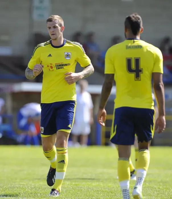 Framed Print : Aden Flint in Action: Bristol City vs. Clevedon Town, 2013 Framed Print : Aden Flint in Action: Bristol City vs. Clevedon Town, 2013