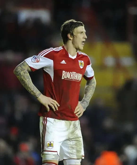 Framed Print : Aden Flint in Action: Bristol City vs. MK Dons, Sky Bet League One, January 2014 Framed Print : Aden Flint in Action: Bristol City vs. MK Dons, Sky Bet League One, January 2014