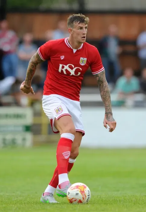 Framed Print : Aden Flint in Action: Bristol City vs Bath City, 2015 Pre-Season Friendly Framed Print : Aden Flint in Action: Bristol City vs Bath City, 2015 Pre-Season Friendly