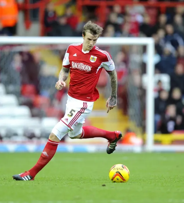 Framed Print : Aden Flint in Action: Bristol City vs Oldham Athletic, Sky Bet League One (November 2013)
