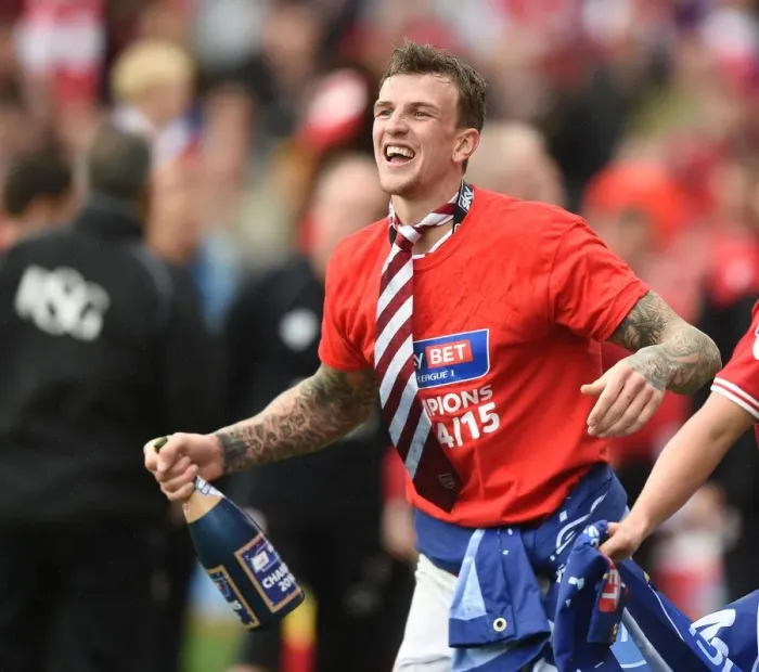 Framed Print : Aden Flint in Action: Bristol City vs Walsall, Sky Bet League One (May 2015) Framed Print : Aden Flint in Action: Bristol City vs Walsall, Sky Bet League One (May 2015)