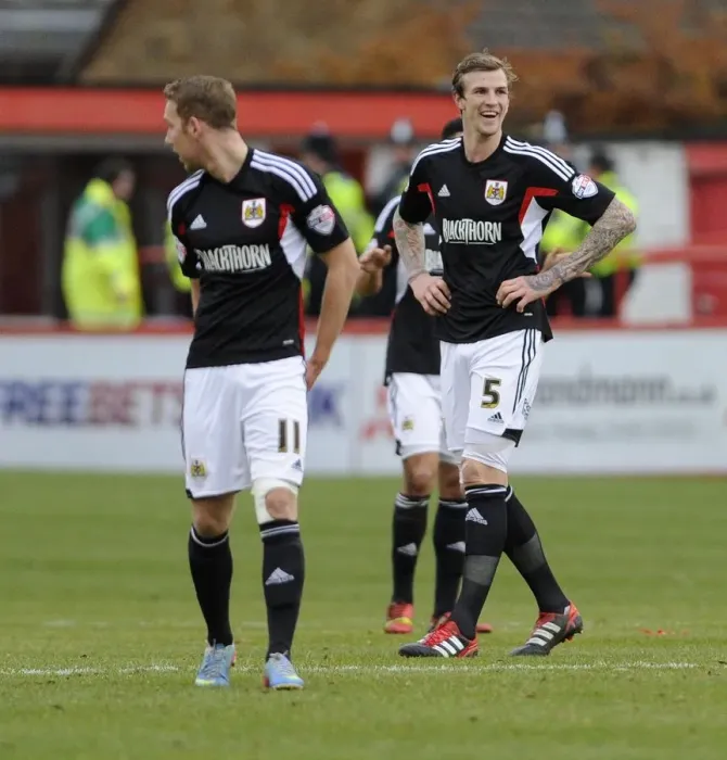 Framed Print : Aden Flint of Bristol City in FA Cup Action at Tamworth's The Lamb Ground (08 / 12 / 2013)