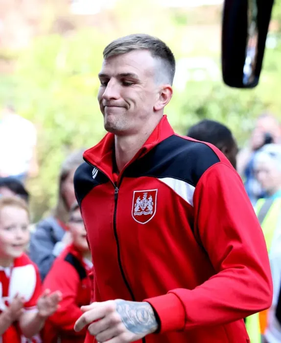 Framed Print : Aden Flint's Arrival: Queens Park Rangers vs. Bristol City, Sky Bet Championship (07.05.2016)