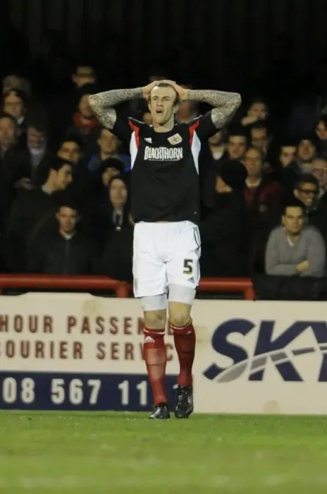 Framed Print : Aden Flint's Heartbreaking Own Goal: Bristol City at Griffin Park (2014)