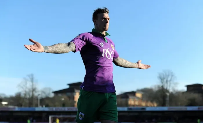 Framed Print : Aden Flint's Thriller: Unforgettable Goal Secures Bristol City's Victory Over Crawley Town (March 7, 2015)