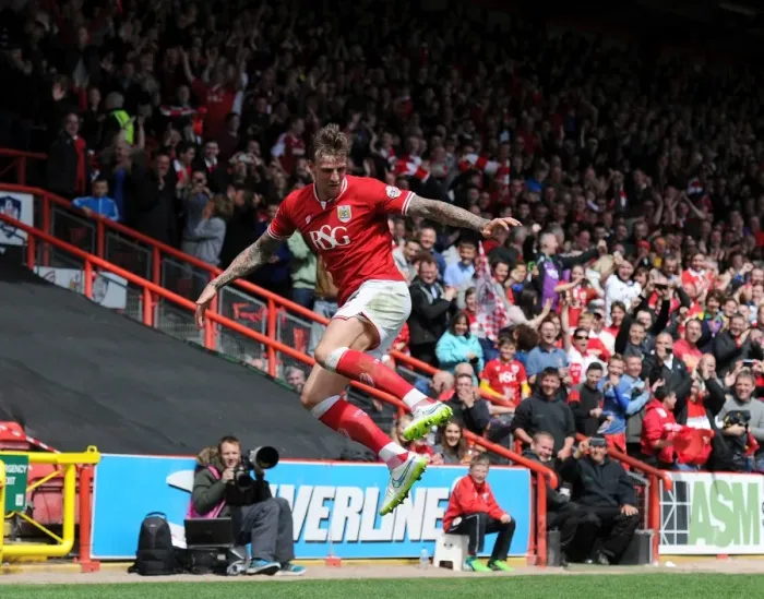 Framed Print : Aden Flint's Thrilling Goal: Bristol City vs Walsall, Sky Bet League One, May 2015 Framed Print : Aden Flint's Thrilling Goal: Bristol City vs Walsall, Sky Bet League One, May 2015