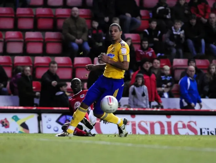 Framed Print : Adomah's Cross: Pitman Scores the Championship Goal for Bristol City Against Derby County (11-12-2010) Framed Print : Adomah's Cross: Pitman Scores the Championship Goal for Bristol City Against Derby County (11-12-2010)
