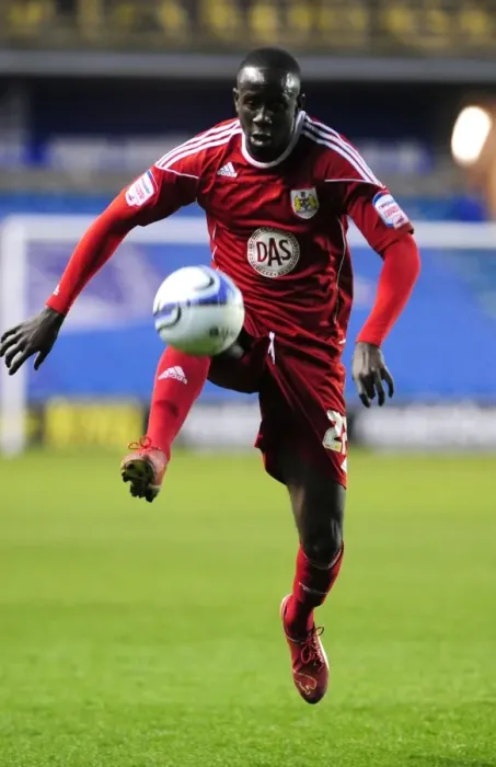 Framed Print : Adomah's Determination: Millwall vs. Bristol City, Championship Showdown (12-04-2011) Framed Print : Adomah's Determination: Millwall vs. Bristol City, Championship Showdown (12-04-2011)