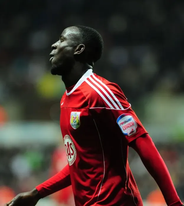Framed Print : Adomah's Determination: Swansea City vs. Bristol City, Championship 2010