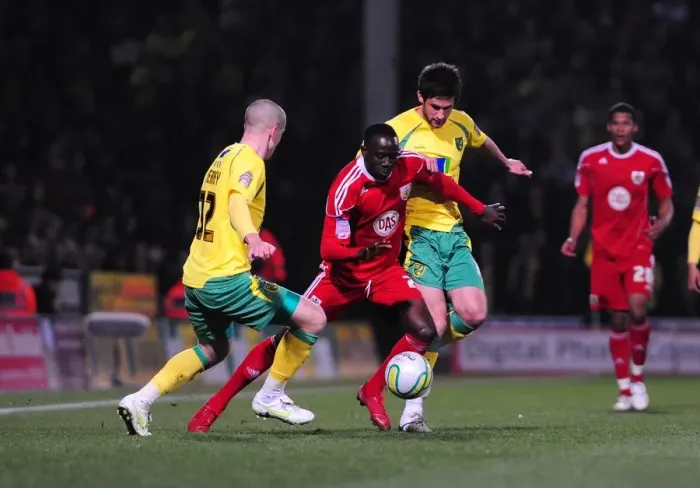 Framed Print : Adomah's Determined Run: Norwich City vs. Bristol City, Championship, 14 / 03 / 2011
