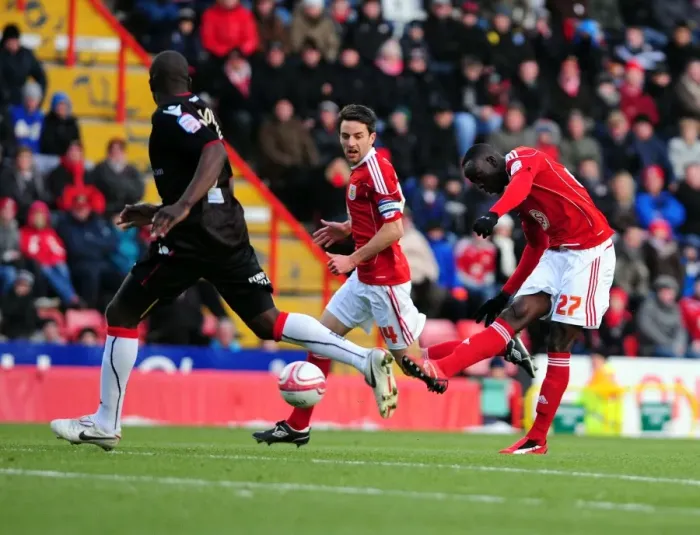 Framed Print : Adomah's Long-Range Threat: Bristol City vs Sheffield United, Championship 2010
