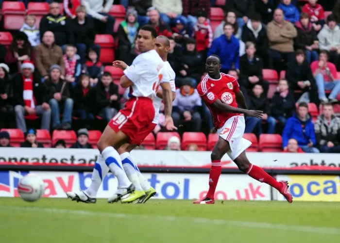 Framed Print : Adomah's Near Miss: Bristol City vs. Crystal Palace (Championship Football, 2010) Framed Print : Adomah's Near Miss: Bristol City vs. Crystal Palace (Championship Football, 2010)