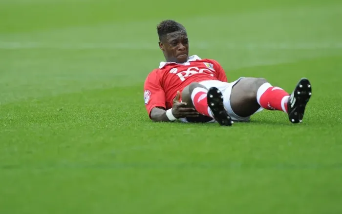 Framed Print : Agard in Action: Bristol City vs MK Dons, Sky Bet League One Football Match, 2014