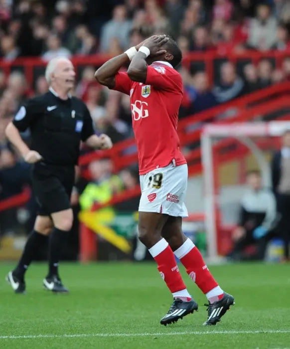 Framed Print : Agard's Shot Savably Saved by Rachubka: Bristol City vs Oldham Athletic, Sky Bet League One Framed Print : Agard's Shot Savably Saved by Rachubka: Bristol City vs Oldham Athletic, Sky Bet League One