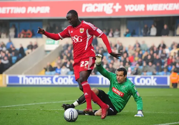 Framed Print : Albert Adomah Beats David Forde: Millwall vs. Bristol City Championship Clash (November 2011) Framed Print : Albert Adomah Beats David Forde: Millwall vs. Bristol City Championship Clash (November 2011)